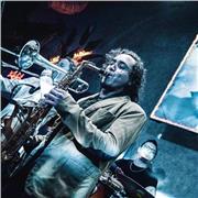 Clases particulares presenciales y en línea con programa personalizado de saxofón y material interactivo para todas las edades